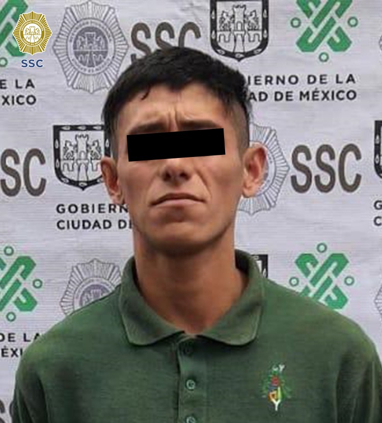 En la alcaldía Iztacalco, policías de la SSC detuvieron a dos personas posiblemente relacionadas con el delito de narcomenudeo