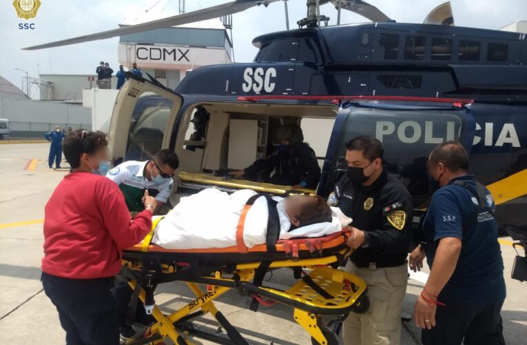 Una ambulancia aérea de la SSC, trasladó a una mujer  que sufrió de un infarto al miocardio, a un hospital de especialidades