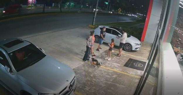 Asalto a punta de pistola queda captado en video en la avenida Bonampak en Cancún