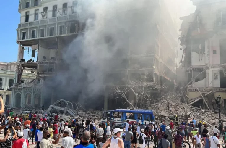 Fuerte explosión en La Habana destruye hotel Saratoga