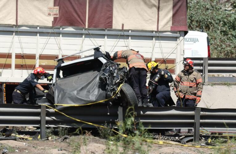 Una persona muerta y dos heridos fue el saldo de una carambola en Ecatepec