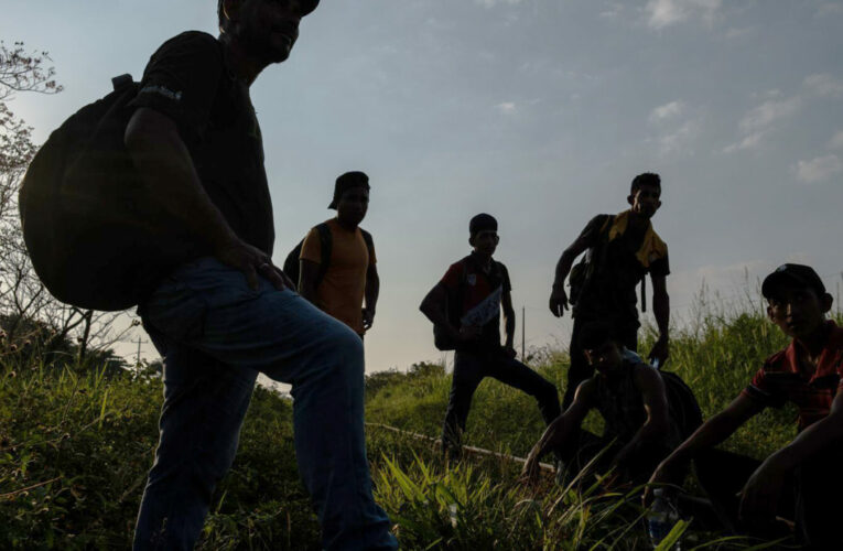 Mexicano pasaba migrantes a EU, fue condenado a prisión 