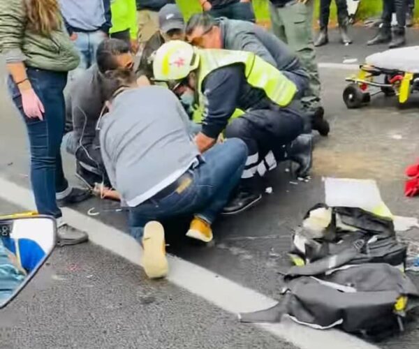 Fuerte accidente entre automovilistas y motociclistas en autopista México-Cuernavaca
