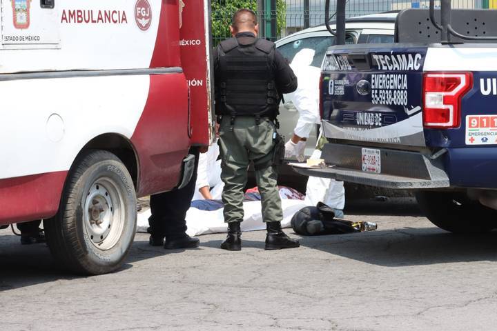 Trágico Incidente en Los Héroes Tecámac: Hombre Ejecutado a Bordo de su Camioneta