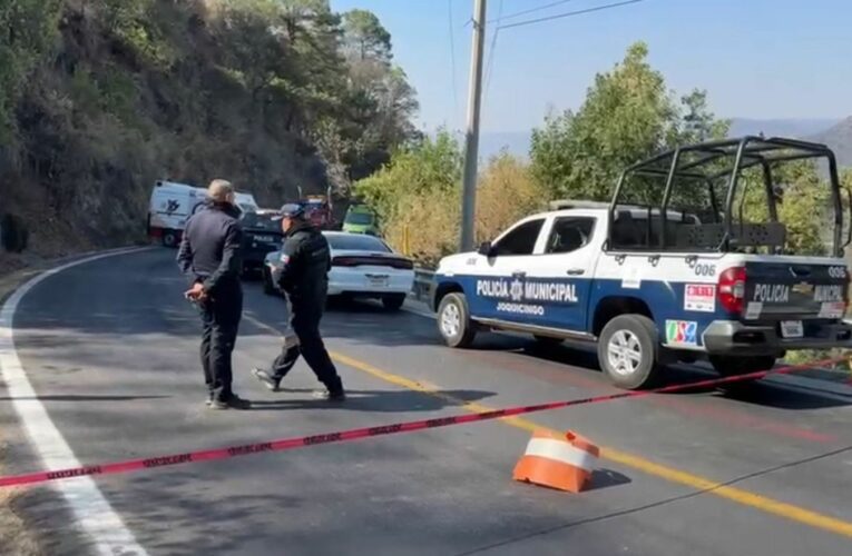 Volcadura de autobús deja 14 personas fallecidas en Malinalco, Edomex