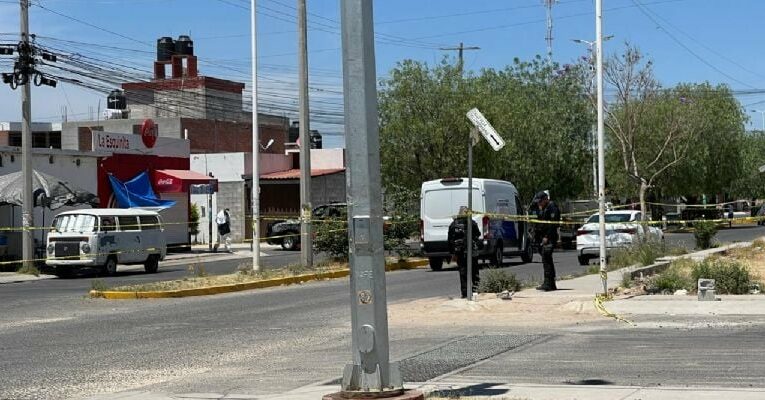 Policía municipal asesinado mientras atendía su puesto de barbacoa
